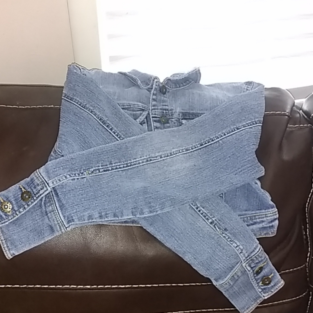 Crop denim jacket